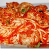 Спагетти с паровыми тефтельками под томатным соусом