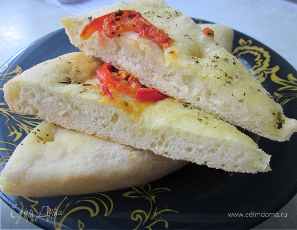 Фокачча с томатами (меню итальянского обеда № 1)