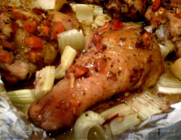 Курица под горчичным маринадом, запечённая с овощами