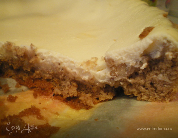 Грецкий пирог с яблоками и творожным кремом.