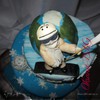 Падающий торт "Сноубордист у планеты Земля"