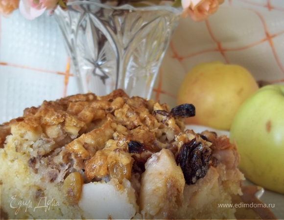 Овсянный пирог с яблоками, орехами и изюмом