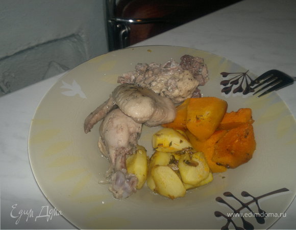 Куриный пир и запеченые овощи ( тыква и картофель )