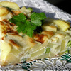 Тортилья с луком, чесноком и зеленым горошком