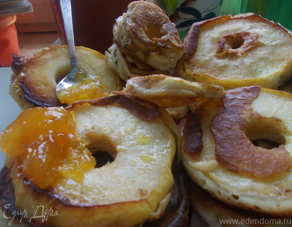 Яблочные и грушевые кружочки на завтрак