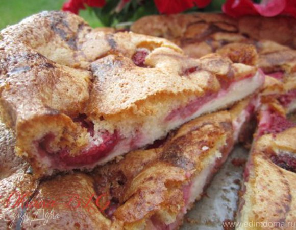 Пирог творожно-ягодный на бисквитном тесте