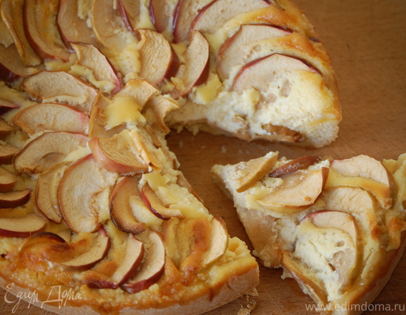 Яблочный тарт с творожным кремом