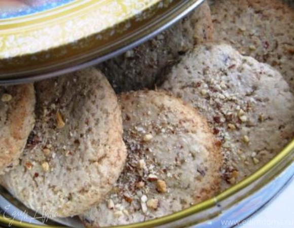 Овсяное печенье с коньяком, медом и орешками