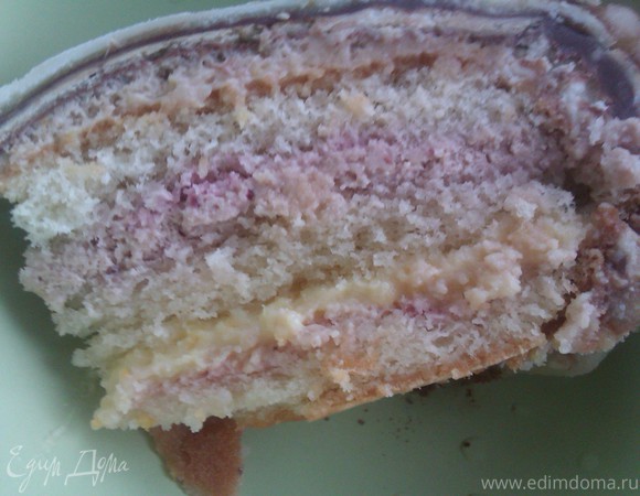 Торт бисквитный с ягодным муссом и двумя волшебными кремами. На Папин День рождения