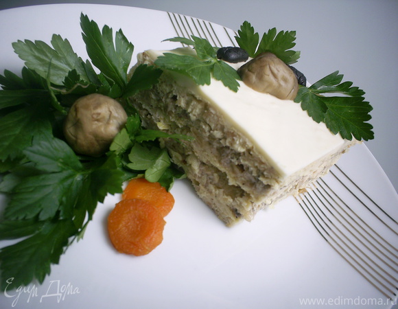 Пикантный мясной торт с грибным кремом и сырно-сливочной заливкой