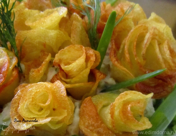 Приготовление салата Роза из огурцов