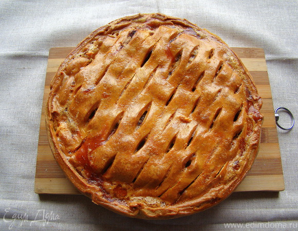 Мясной пирог с вялеными томатами