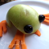 Лягушка из яблока - талисман на удачу