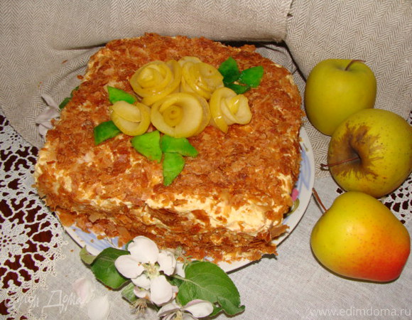 Мини-торт "Яблоневый цвет" + рецепт слоеного бездрожжевого теста