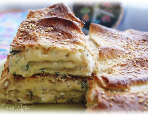 Быстрый пирог из лаваша с сыром и зеленью