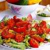 Салат с бальзамическими помидорами под соусом из петрушки