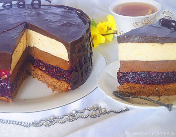 Торт «Шоколадные сны» с ягодной прослойкой