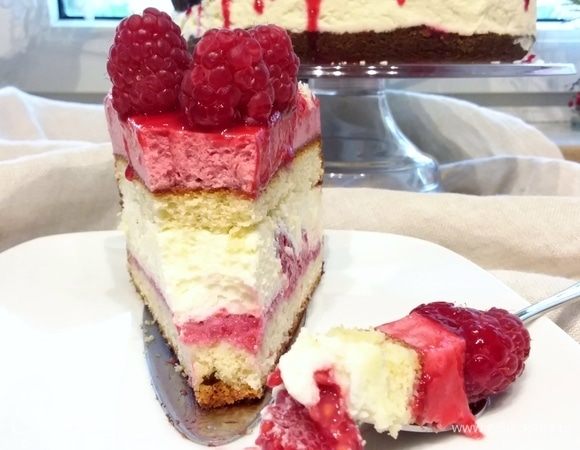 Торт с малиновым суфле – пошаговый рецепт с фото приготовления бисквитно-муссового десерта