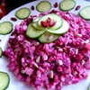Свекольный салат с селедкой и творогом
