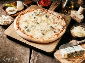 Во Франции приготовили рекордную сырную пиццу