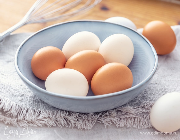 Вопрос недели: чем белые куриные яйца отличаются от коричневых?
