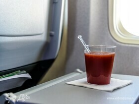 Стало известно, почему в самолете дают томатный сок