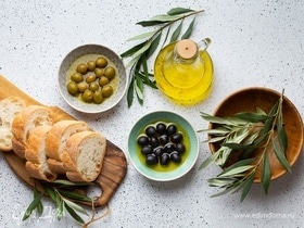 В чем разница между оливками и маслинами — и что из этого полезнее