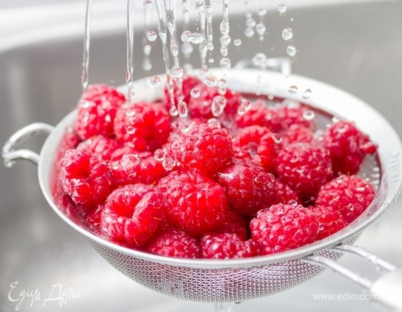 Как нужно мыть ягоды: нашли «деликатный» способ, проверенный экспертом