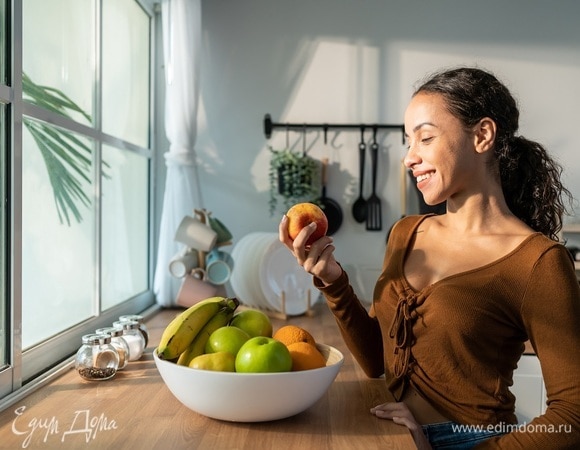 Диетолог Белоусова развеяла миф о вреде фруктов натощак — но есть одно исключение