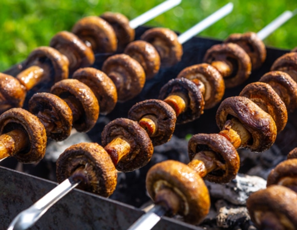 Шампиньоны на костре: грибной вкус и аромат под открытым небом