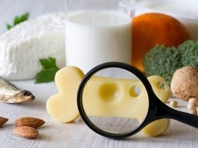 «Молочка», рыба или капуста? Диетолог назвал продукты, которые реально укрепляют кости