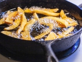 Эти 4 продукта могут испортить чугунную сковороду — придется искать новую