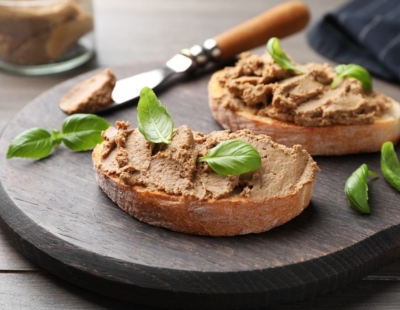 Эти продукты советуют есть не чаще 1 раза в неделю — даже несмотря на их пользу