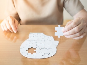 "Разрушительные процессы": эндокринолог Павлова — о связи лишнего веса и болезни Альцгеймера