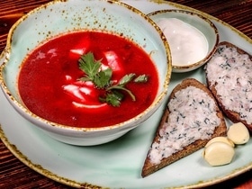 Эта чесночная намазка из сала идеально подходит к борщу: попробуете — будете делать всегда Эта чесночная намазка из сала идеально подходит к борщу: попробуете — будете делать всегда