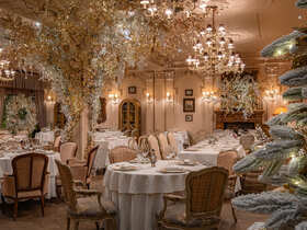 Дед Мороз, грузинские танцы и Татьяна Буланова — рестораны Москвы с праздничной новогодней программой Дед Мороз, грузинские танцы и Татьяна Буланова — рестораны Москвы с праздничной новогодней программой