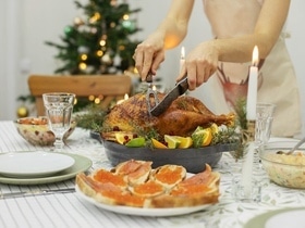 Новый год не у плиты: какие готовые блюда россияне заказывают в доставке к празднику?