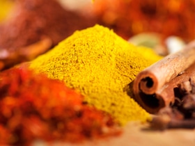 Доктор Мясников развеял мифы о продуктах, которые якобы помогают ускорить обмен веществ Доктор Мясников развеял мифы о продуктах, которые якобы помогают ускорить обмен веществ