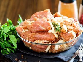 Список позора: шеф-повар Мосин раскрыл, в чем нельзя мариновать курицу