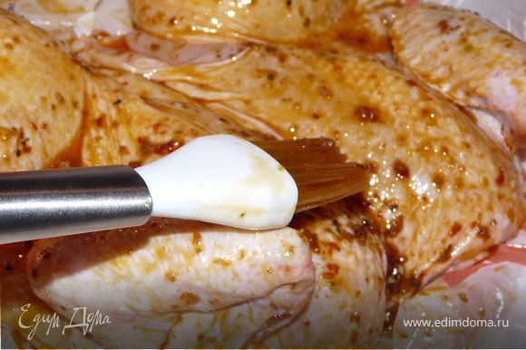 Обмазать (легче кисточкой) соусом курицу и в пленке поставить как минимум на час в холодильник