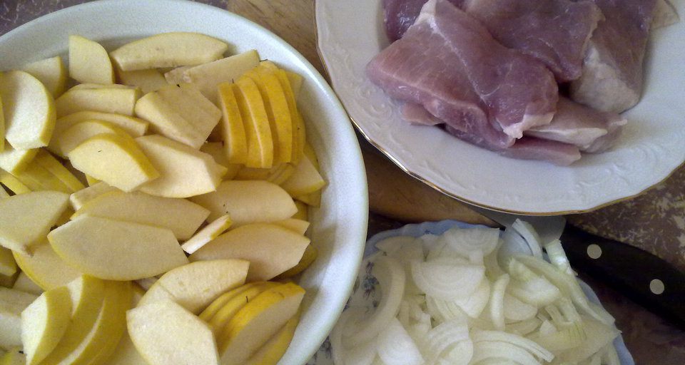 Свинина тушеная с айвой и картофелем., пошаговый рецепт на