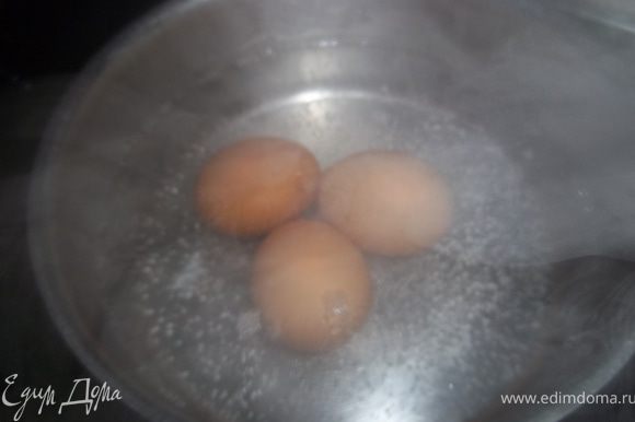 Свари яйца вкрутую