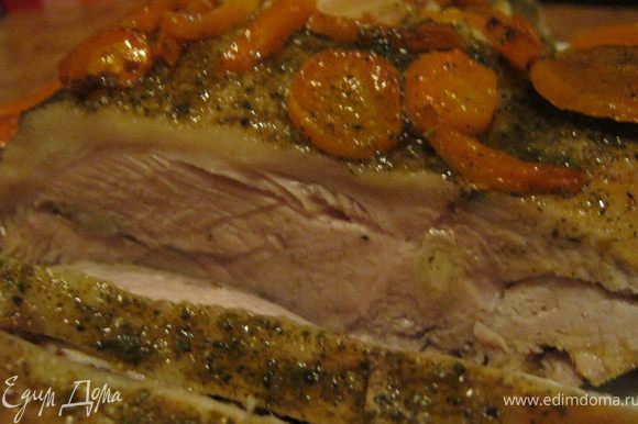 После готовое мясо остудить и нарезать тонкими порциями.