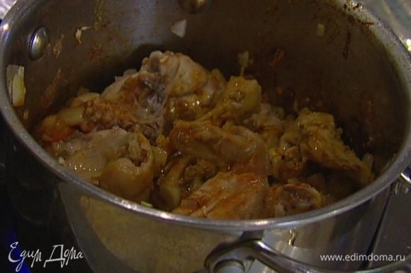 Вкуснейший ЧАХОХБИЛИ из курицы в казане Видео рецепт на костре