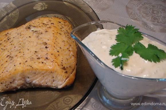 К рыбе я подаю соус, приготовленный по рецепту Valentina 78 http://www.edimdoma.ru/recipes/19041. Спасибо за соус, Валя, он отлично подходит к рыбке.
