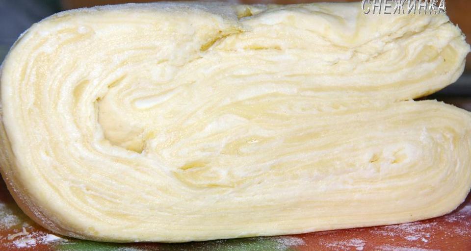 Видео-рецепт хачапури из слоёного теста с сыром в духовке с пошаговыми фото