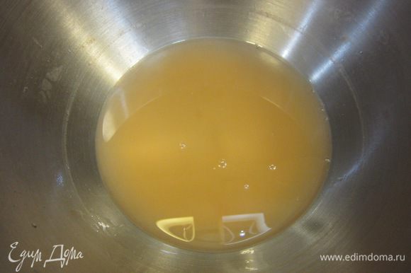 Сок, оставшийся в емкости можете вылить или использовать его при приготовлении щей.