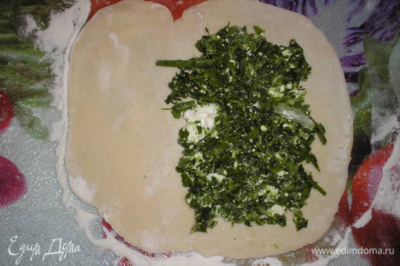 Азербайджанские кутабы с сыром и творогом на сковороде