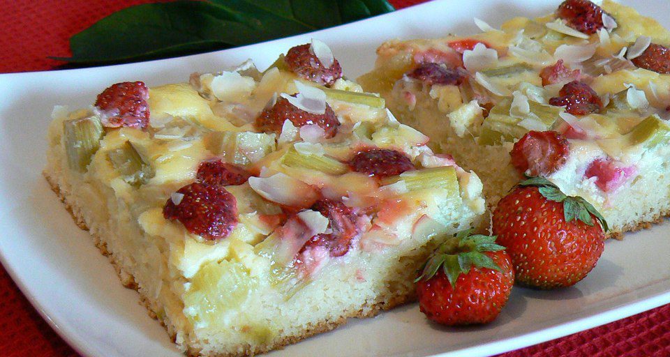 Пирог с ревенем и клубникой, пошаговый рецепт на 67999