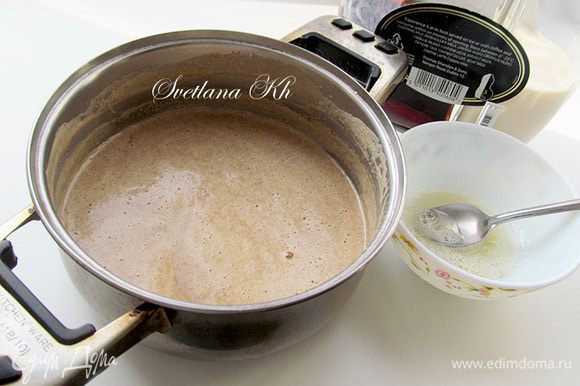 Соединить кофейную смесь с ликером и раствором желатина. Остудить до 20 гр.